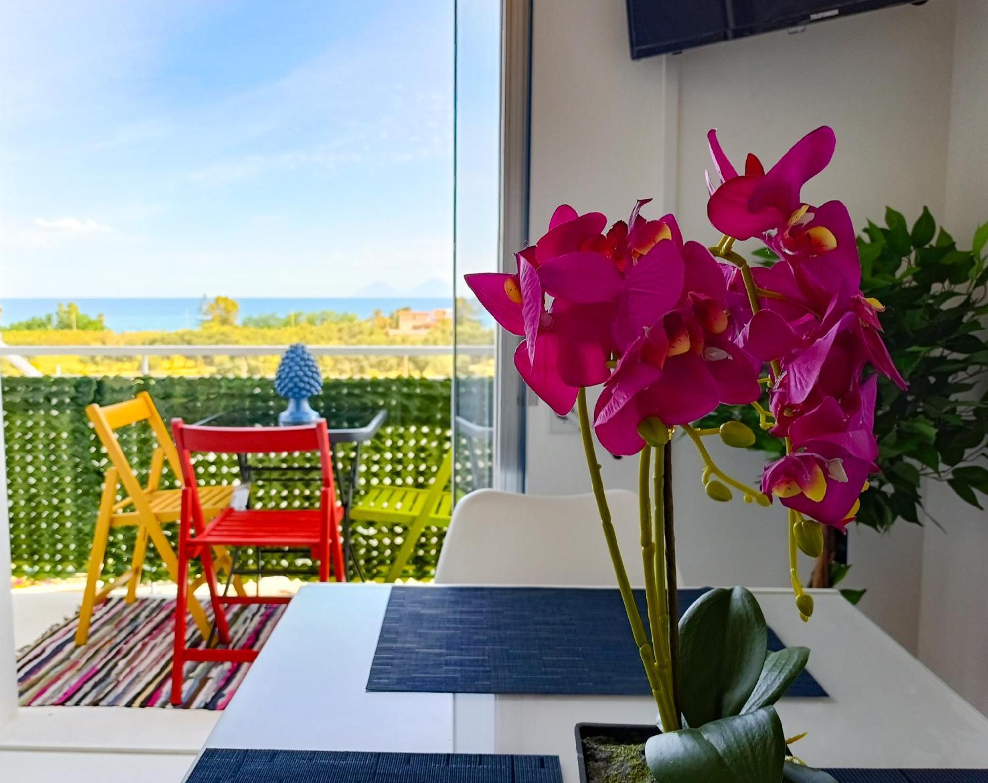 Casa Ekaterina Free Wifii - Spiaggia 200 Metri Brolo Kültér fotó